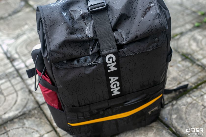特能“装”随你“变”还防水，旅行摄影背包，AGM黑盾双肩包