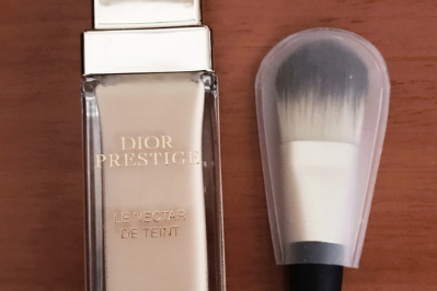Dior花蜜粉底液保湿效果如何？遮瑕度好吗？