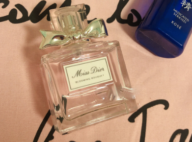 Miss Dior香水什么香味？留香持久吗？