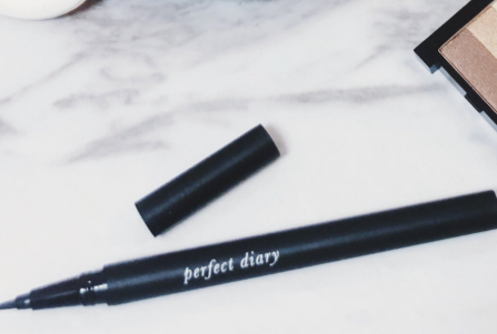 完美日记的眼线笔好吗？会刺激眼睛吗？